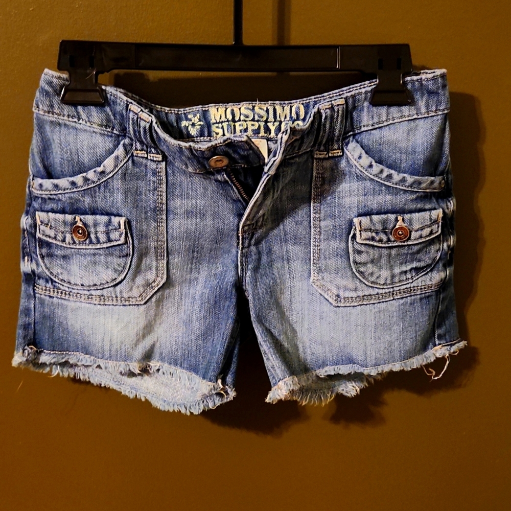 Cut off jeans shorts
